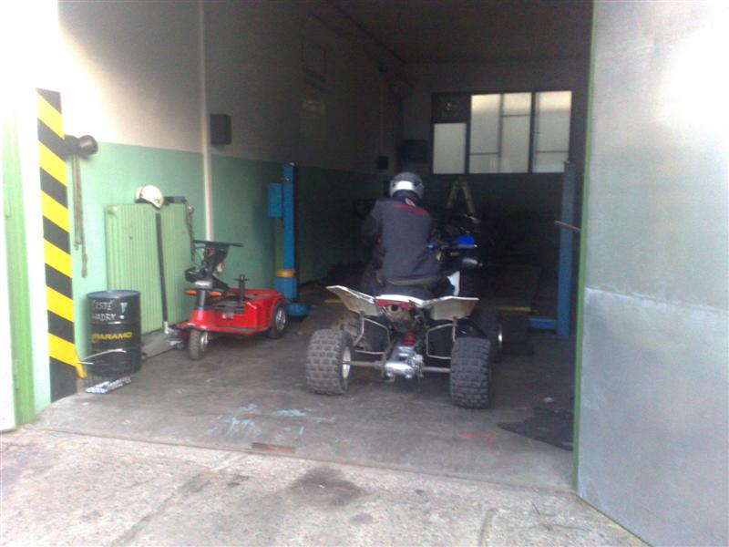 23052009595 (Medium).jpg